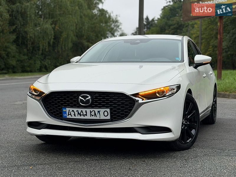 Седан Mazda 3 2021 в Трускавці
