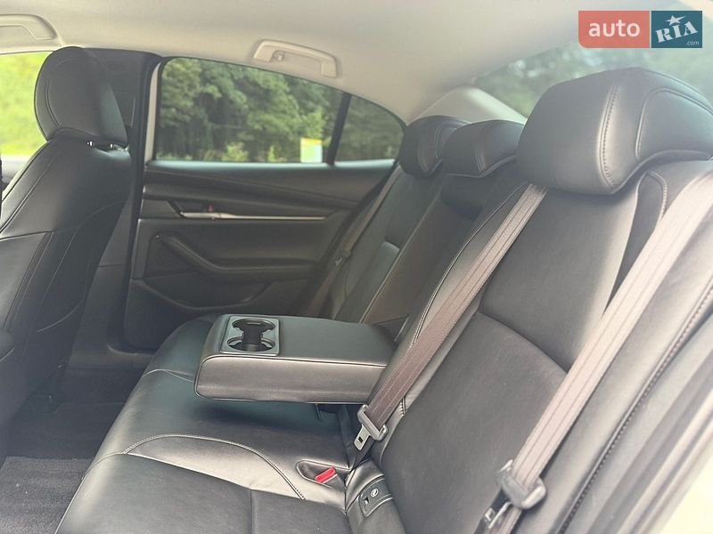 Седан Mazda 3 2021 в Трускавці