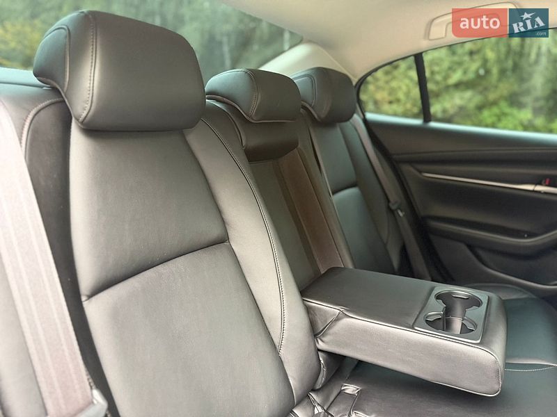 Седан Mazda 3 2021 в Трускавці