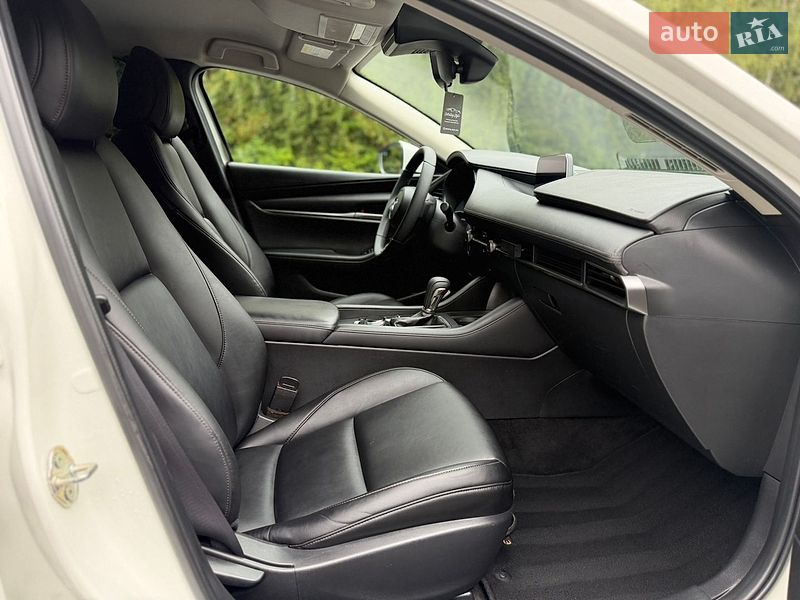 Седан Mazda 3 2021 в Трускавці