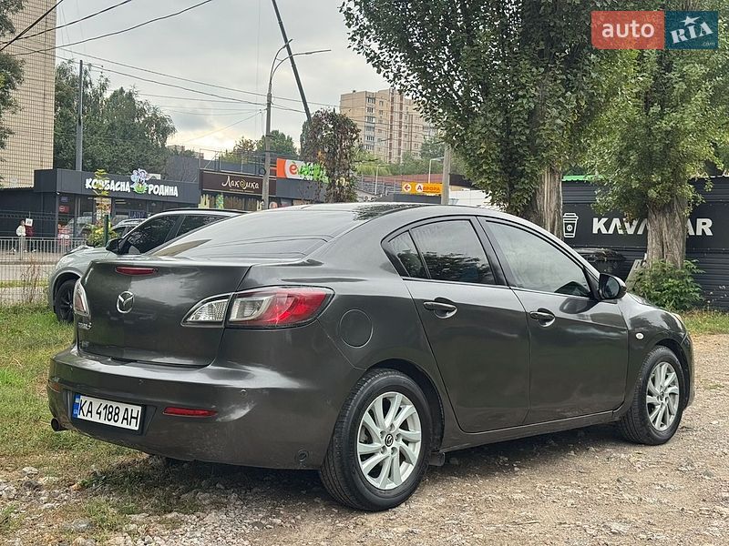 Седан Mazda 3 2012 в Киеве