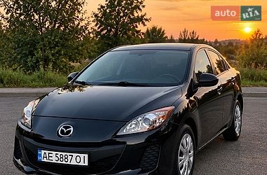 Седан Mazda 3 2013 в Днепре