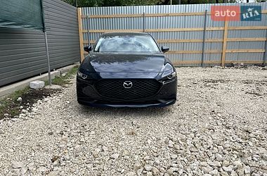 Седан Mazda 3 2021 в Волочиську