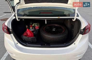 Седан Mazda 3 2015 в Києві