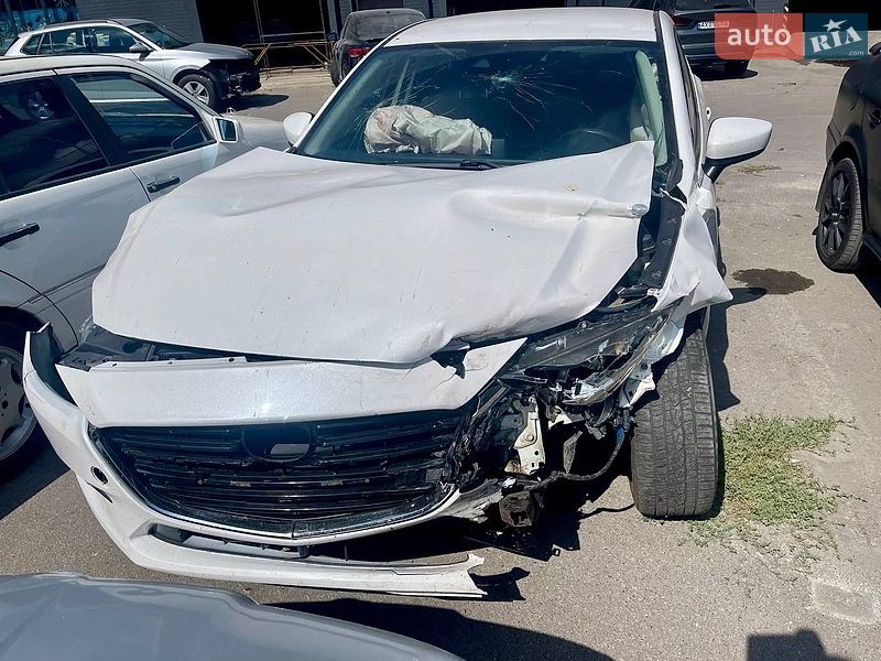 Хэтчбек Mazda 3 2017 в Харькове
