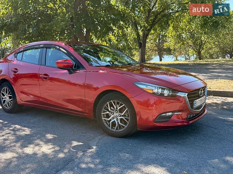 Седан Mazda 3 2017 в Кременчуге