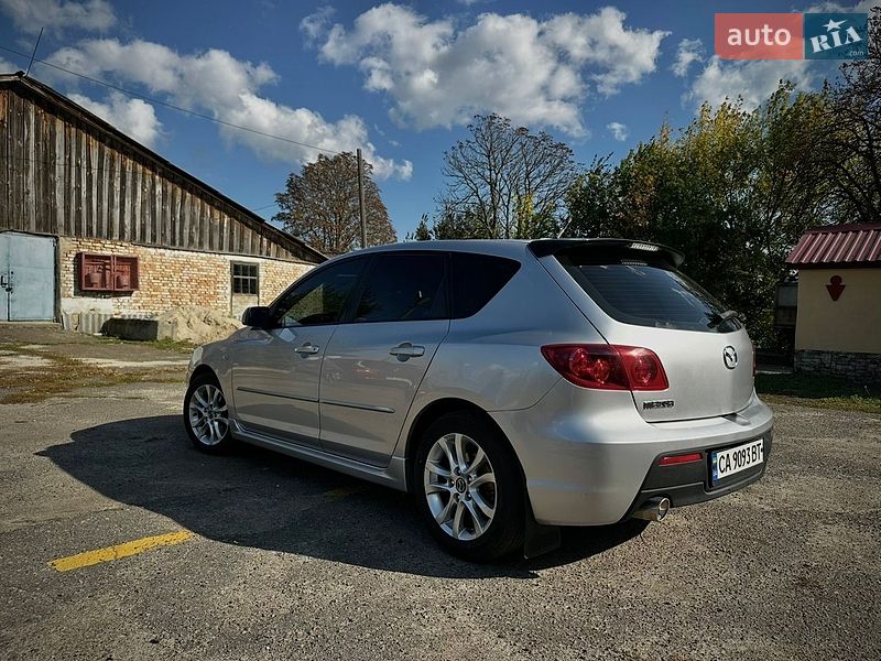Хетчбек Mazda 3 2003 в Корсунь-Шевченківському