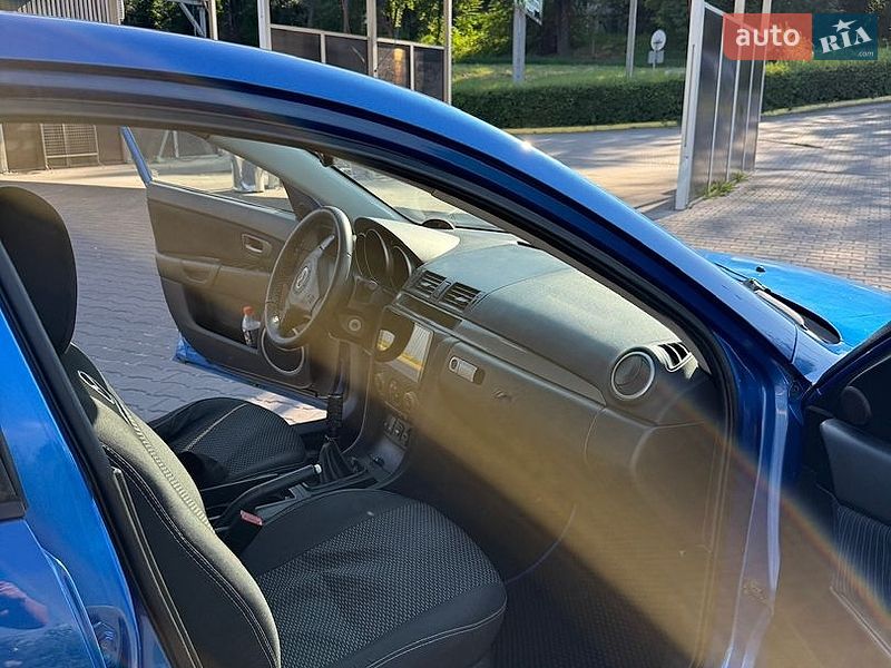 Седан Mazda 3 2005 в Кам'янському