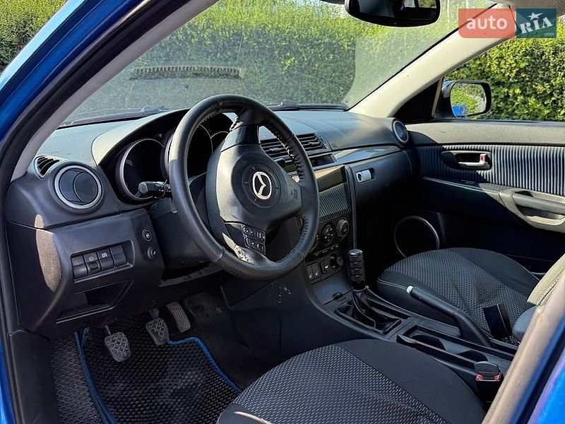 Седан Mazda 3 2005 в Кам'янському