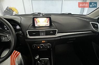 Седан Mazda 3 2016 в Кременчуці