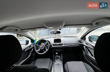 Седан Mazda 3 2016 в Кременчуці
