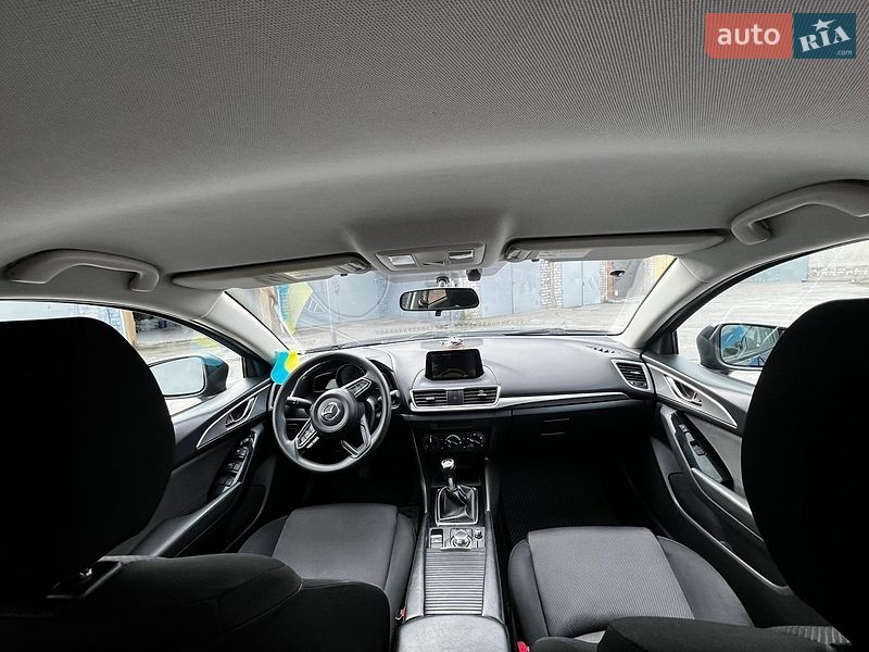 Седан Mazda 3 2016 в Кременчуці
