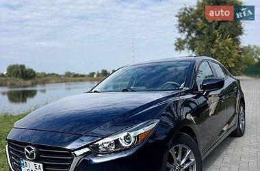 Седан Mazda 3 2016 в Кременчуці
