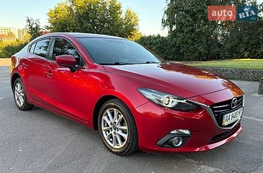 Седан Mazda 3 2016 в Киеве