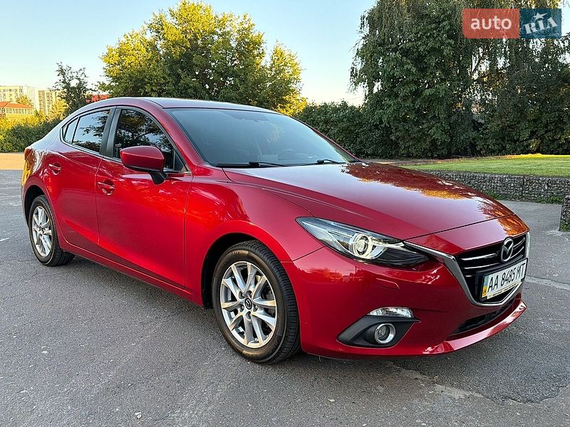 Седан Mazda 3 2016 в Киеве
