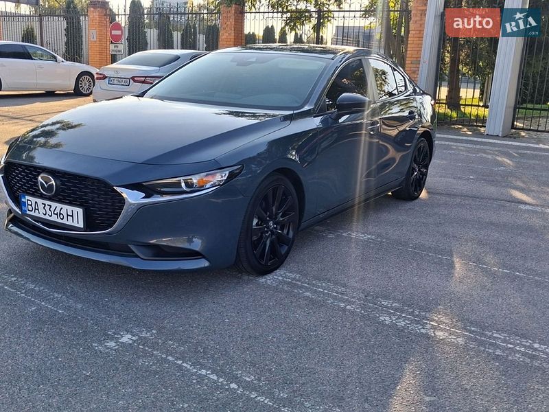 Седан Mazda 3 2023 в Александрие