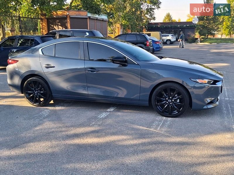 Седан Mazda 3 2023 в Александрие