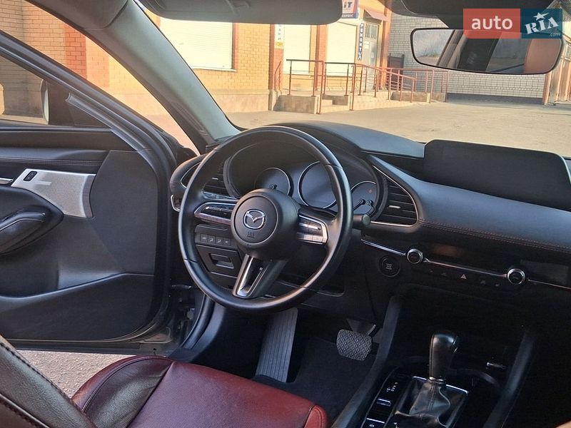Седан Mazda 3 2023 в Александрие