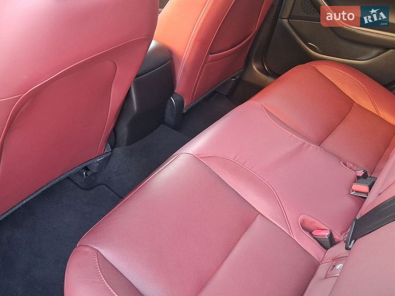 Седан Mazda 3 2023 в Александрие