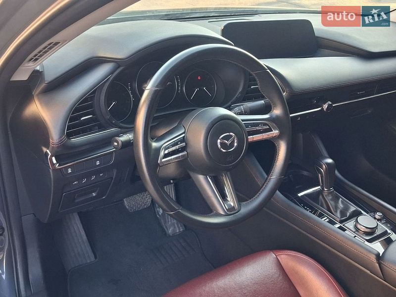 Седан Mazda 3 2023 в Александрие