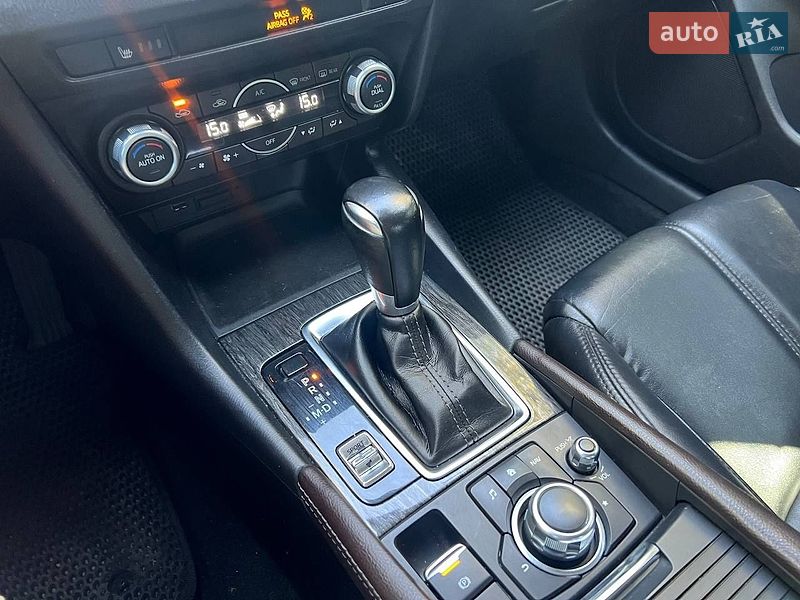 Седан Mazda 3 2018 в Днепре