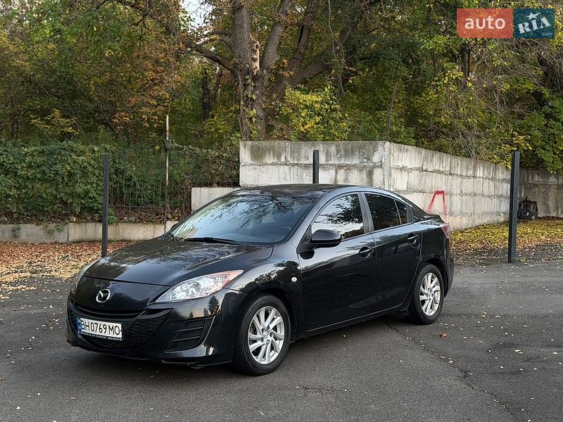 Седан Mazda 3 2012 в Киеве