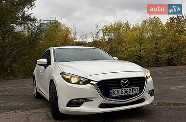 Седан Mazda 3 2018 в Киеве