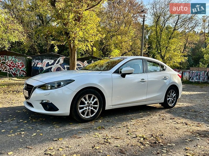 Седан Mazda 3 2016 в Києві