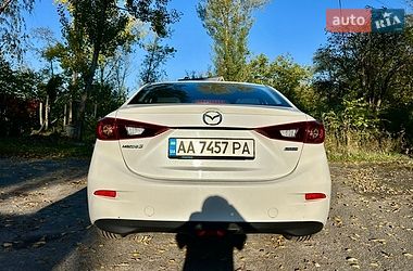 Седан Mazda 3 2016 в Києві