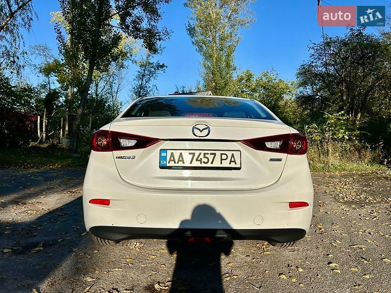 Седан Mazda 3 2016 в Києві