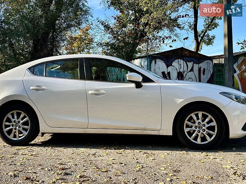 Седан Mazda 3 2016 в Києві