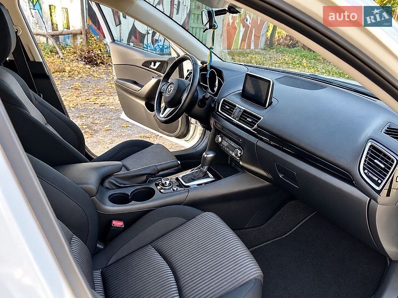 Седан Mazda 3 2016 в Києві
