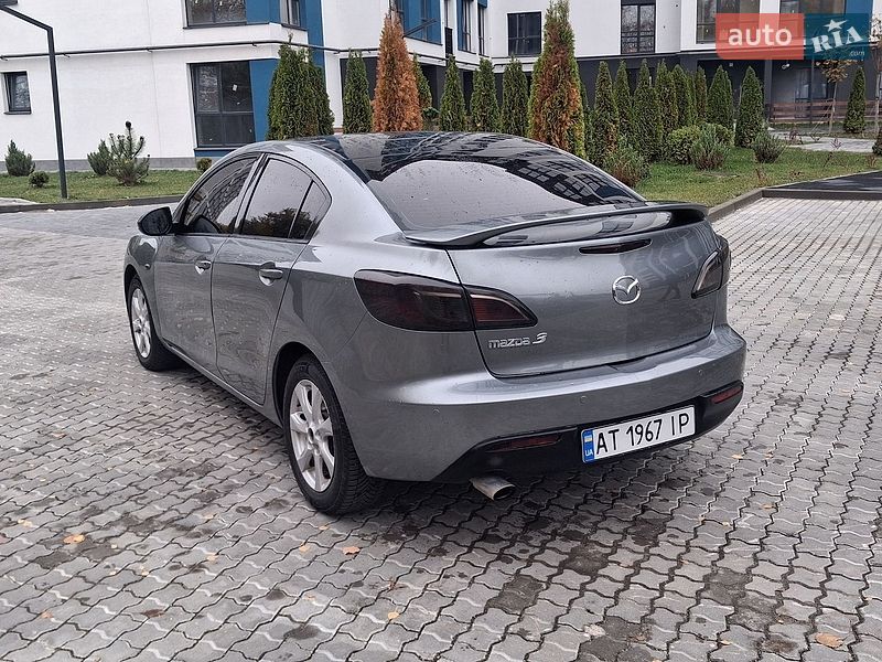 Седан Mazda 3 2011 в Івано-Франківську