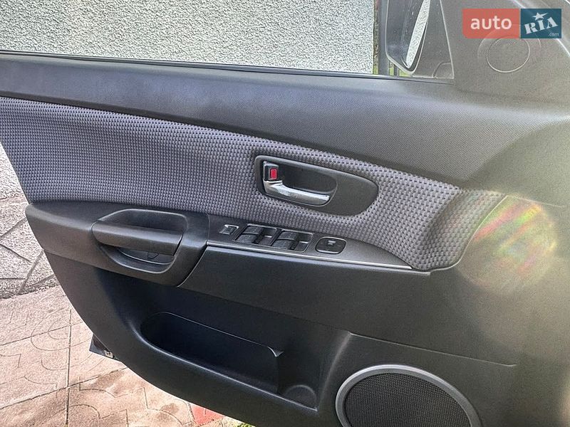 Седан Mazda 3 2007 в Рава-Русской
