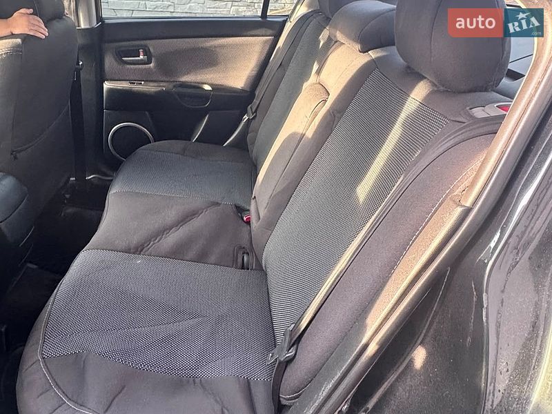 Седан Mazda 3 2007 в Рава-Русской