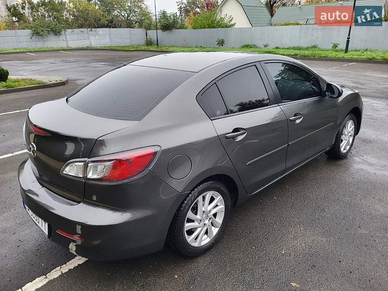 Седан Mazda 3 2011 в Черкасах