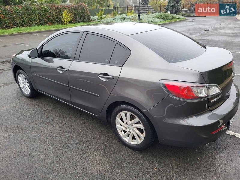 Седан Mazda 3 2011 в Черкасах