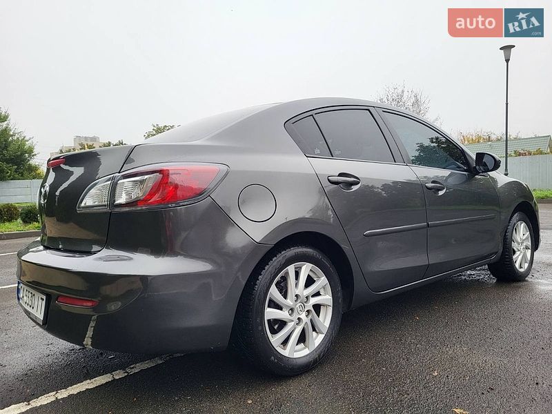 Седан Mazda 3 2011 в Черкасах
