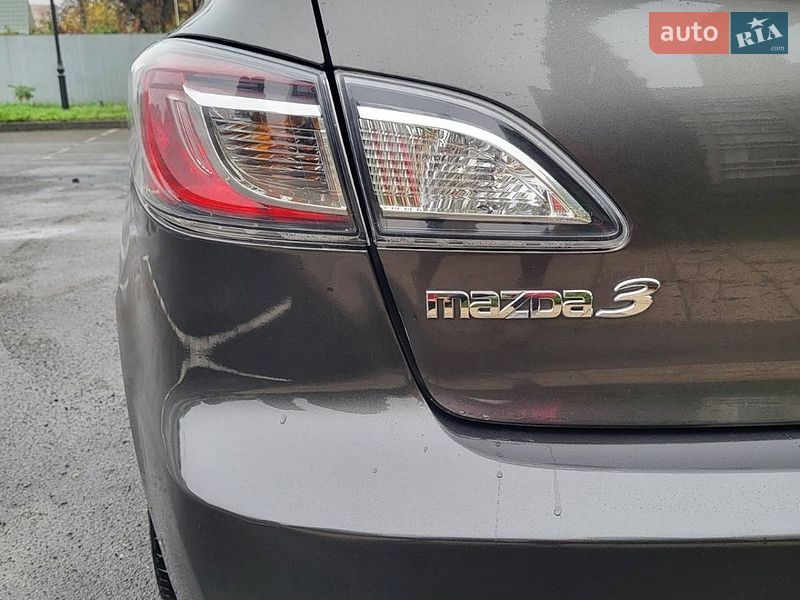 Седан Mazda 3 2011 в Черкасах