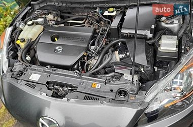 Седан Mazda 3 2011 в Черкасах