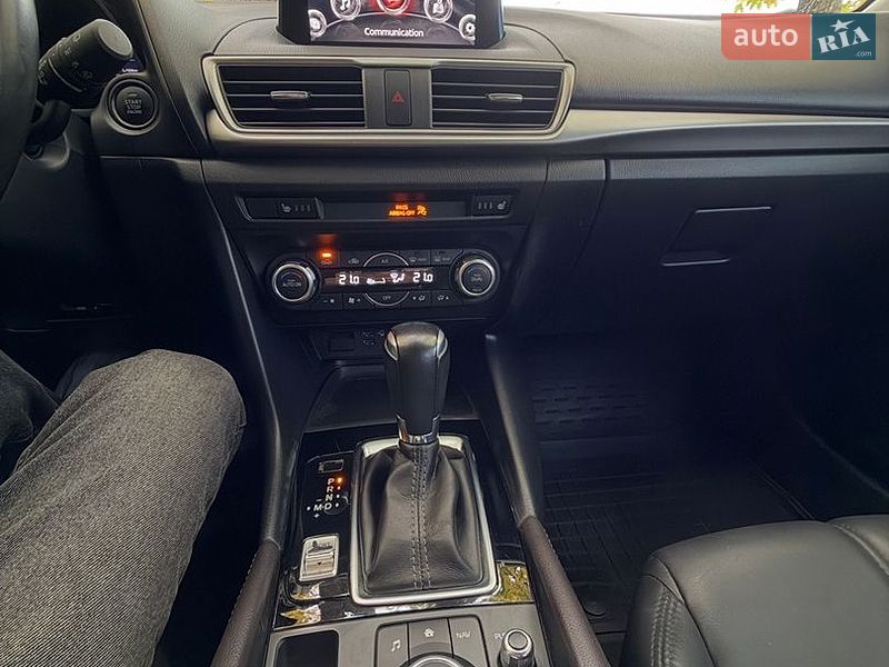 Хэтчбек Mazda 3 2018 в Днепре