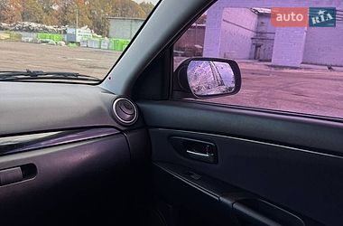 Седан Mazda 3 2005 в Коростене