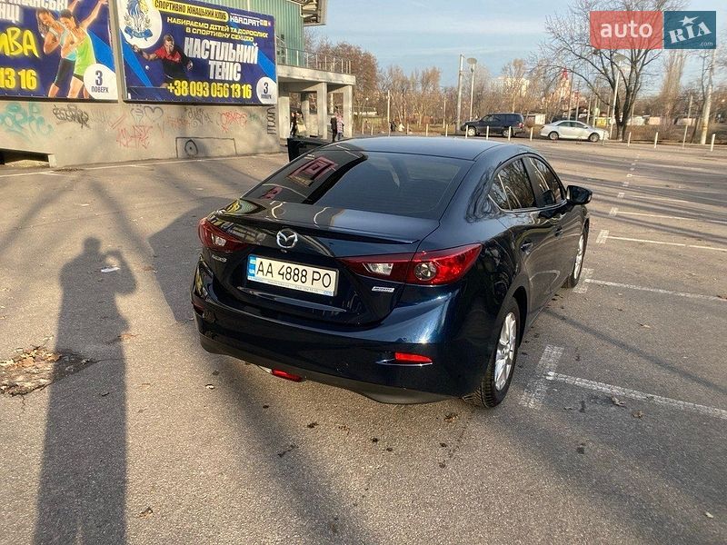 Седан Mazda 3 2015 в Киеве