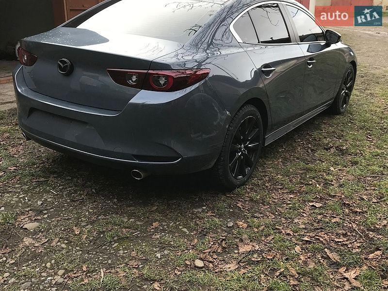 Седан Mazda 3 2022 в Стрые