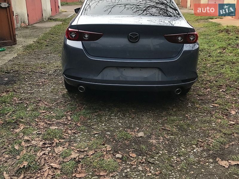Седан Mazda 3 2022 в Стрые