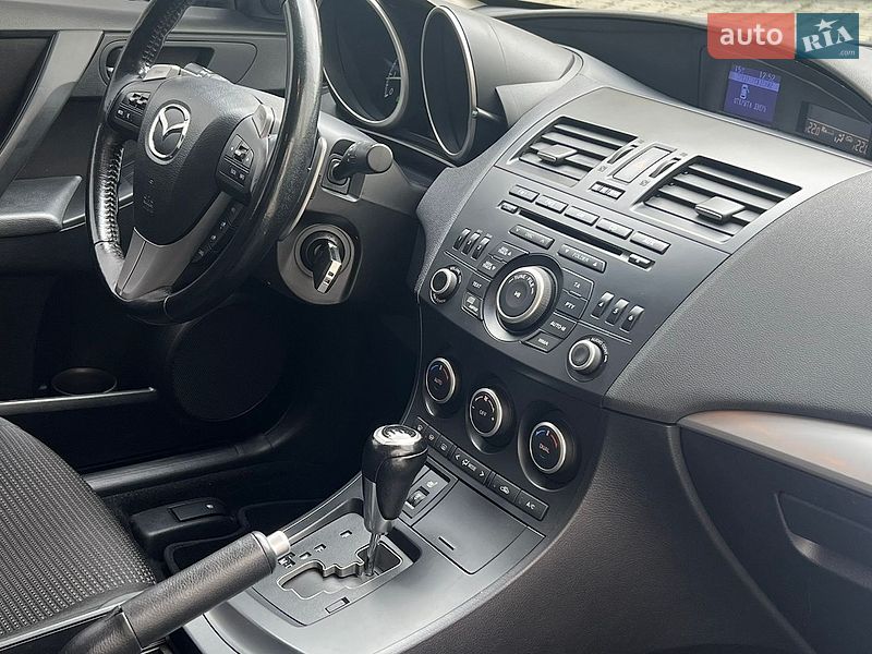 Седан Mazda 3 2012 в Києві