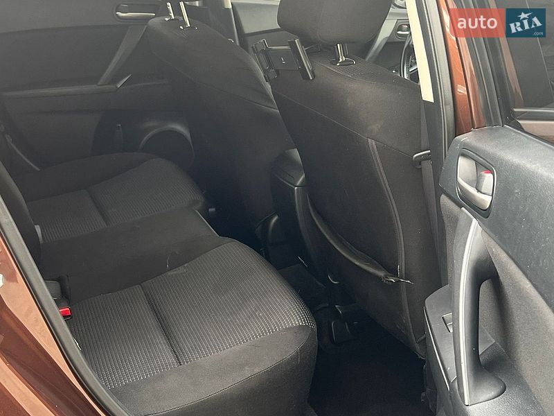 Седан Mazda 3 2012 в Києві