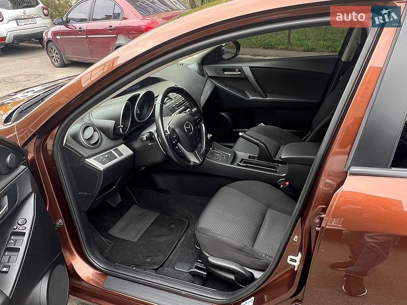 Седан Mazda 3 2012 в Києві