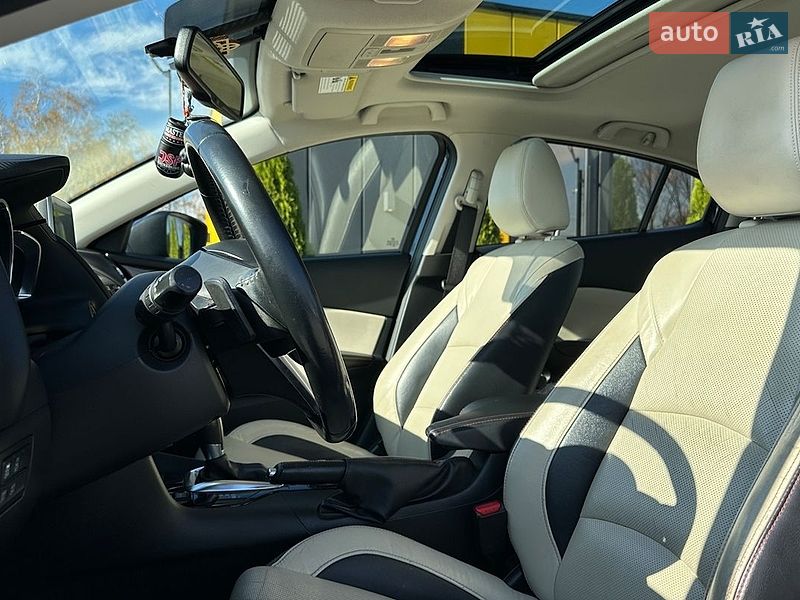 Седан Mazda 3 2014 в Івано-Франківську