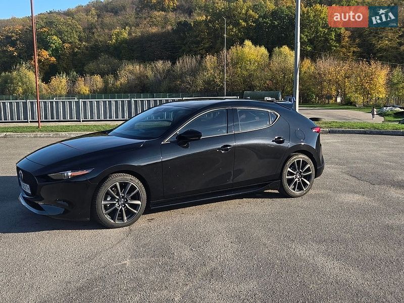 Хэтчбек Mazda 3 2023 в Обухове